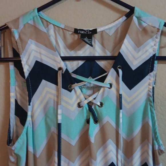 Rue 21 Chevron Print Dress Size Small - Picture 2 of 6